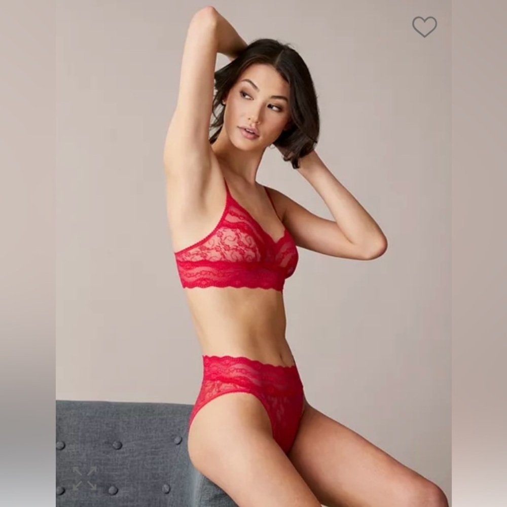 B’TEMPT’D LACE KISS Bralette & Panty NWOT